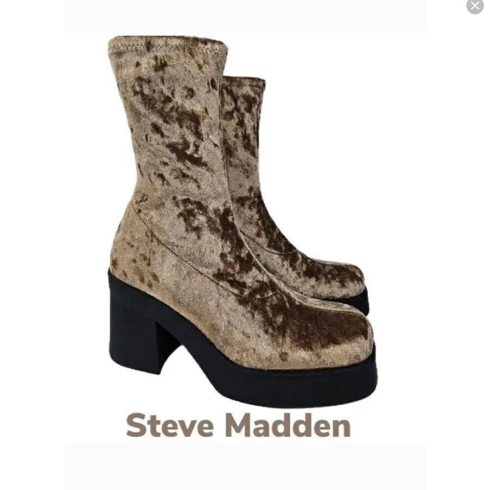 NEW WITHOUT TAGS STEVE MADDEN KLAYTON PLATFORM BOOTIES IN BROWN CRUSHED VELVET‎